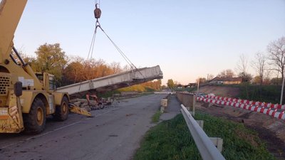 Біля Куцеволівки в Олександрійському районі ремонтують міст