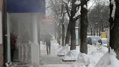 У центрі Кропивницького через порив тепломережі залило гарячою водою магазин та кафе