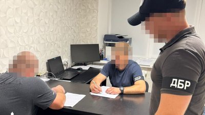 Офіцер на Донеччині нараховував бойові доплати артистам оркестру — збитки 2 млн грн