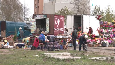 У Харкові біля закритих ринків виникла стихійна торгівля