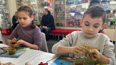 У Житомирі провели майстерклас з глинотерапії для дітей