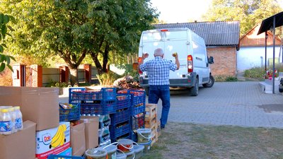Тушкованки, консервація та маскувальні сітки: з Вінниччини відправлять гумвантаж на Харківщину Тушкованки, консервація та маскувальні сітки: з Вінниччини відправлять гумвантаж на Харківщину