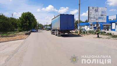 На Херсонщині під колесами вантажівки загинув пенсіонер На Херсонщині під колесами вантажівки загинув пенсіонер