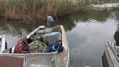 Понад 700 кг риби наловили браконьєри у Нацпарку "Нижньодніпровський" на Херсонщині Понад 700 кг риби наловили браконьєри у Нацпарку "Нижньодніпровський" на Херсонщині