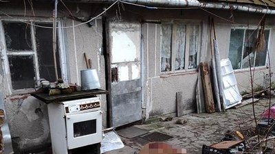 На Хмельниччині батько напав з ножем на синів: один загинув, інший - у лікарні