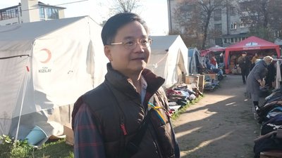 Усім серцем хотів приїхати в Україну: в Тернополі волонтерить 59-річний чоловік з Китаю Усім серцем хотів приїхати в Україну: в Тернополі волонтерить 59-річний чоловік з Китаю