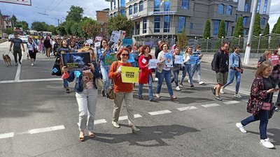 У Кропивницькому долучились до Всеукраїнського маршу за тварин У Кропивницькому долучились до Всеукраїнського маршу за тварин