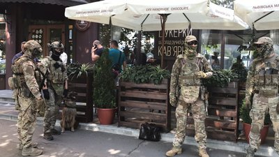 У центрі Черкас СБУ проводить спецоперацію