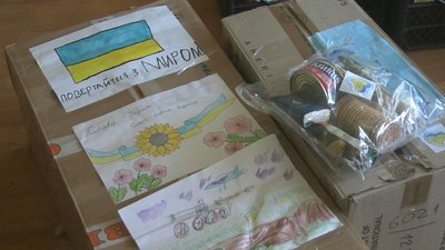 На Хмельниччині переселенки готують для бійців ЗСУ