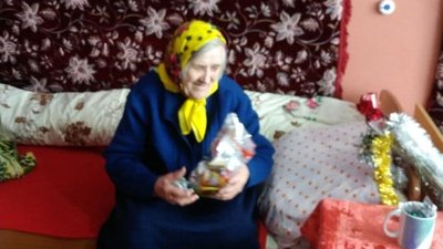 На Херсонщині працівники геріатричного пансіонату влаштували свято для своїх підопічних На Херсонщині працівники геріатричного пансіонату влаштували свято для своїх підопічних