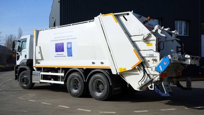 Комунальники Бучі отримали спецтехніку від ПРООН Комунальники Бучі отримали спецтехніку від ПРООН