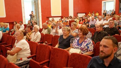 На Житомирщині відкрили відновлений Центр культури і дозвілля – роботи тривали близько трьох років На Житомирщині відкрили відновлений Центр культури і дозвілля – роботи тривали близько трьох років