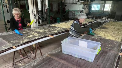 Львівські комунальники готують "сухий борщ" для українських військових Львівські комунальники готують "сухий борщ" для українських військових