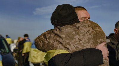 Із полону повернули п'ятьох черкащан — керівник ОВА Із полону повернули п'ятьох черкащан — керівник ОВА