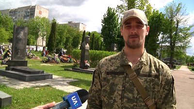 У Житомирі попрощалися з військовим 13 окремого десантно-штурмового батальйону Сергієм Яхимовичем У Житомирі попрощалися з військовим 13 окремого десантно-штурмового батальйону Сергієм Яхимовичем