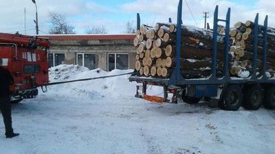 Рятувальники на Волині витягли зі снігу два рейсові автобуси та ще понад десяток авто Рятувальники на Волині витягли зі снігу два рейсові автобуси та ще понад десяток авто