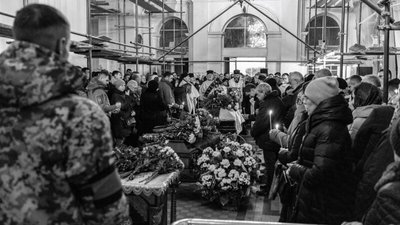 У Луцьку провели в останню путь спецпризначенця Ігоря Небося і прикордонника Руслана Макарчука СБ