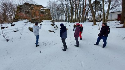 Склеп-піраміда та легенди про панянку у скляній труні: що цікавого у Ворголі на Конотопщині