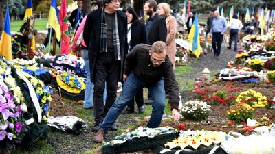 В Ужгороді представники Чеської Республіки відвідали меморіали та вшанували пам'ять захисників України
