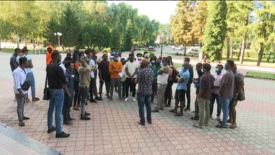 Іноземні студенти вийшли до Сумського держуніверситету через зникнення товариша