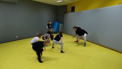 Родина переселенців із Харкова відкрили у Полтаві школу капоейри Родина переселенців із Харкова відкрили у Полтаві школу капоейри