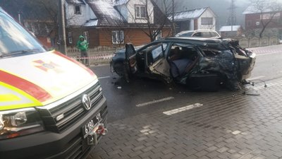 У Татарові зіткнулися два авто: одна людина загинула, ще одна - травмована У Татарові зіткнулися два авто: одна людина загинула, ще одна - травмована