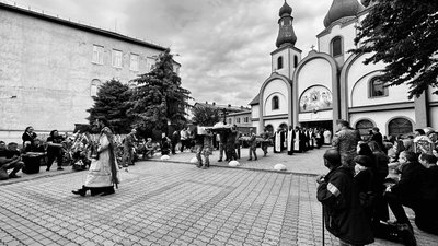 На Закарпатті попрощалися із загиблою на війні Надією Хрупіною На Закарпатті попрощалися із загиблою на війні Надією Хрупіною