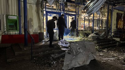 "Рідна донька під апаратом, як я можу триматися": очевидці про російський обстріл Запоріжжя 22 листопада "Рідна донька під апаратом, як я можу триматися": очевидці про російський обстріл Запоріжжя 22 листопада
