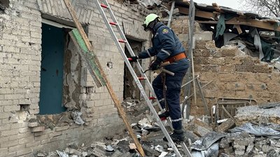 "Так шарахнуло, що я підлетіла": очевидці про ранковий авіаудар РФ по Запоріжжю 30 грудня "Так шарахнуло, що я підлетіла": очевидці про ранковий авіаудар РФ по Запоріжжю 30 грудня
