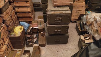 Українським військовим передадуть арсенал виявлений торік на Донеччині Українським військовим передадуть арсенал виявлений торік на Донеччині