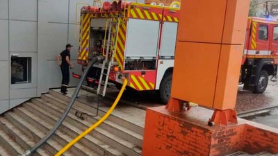 В Одесі та області злива підтопила торговельний та розважальний центри: воду відкачують рятувальники В Одесі та області злива підтопила торговельний та розважальний центри: воду відкачують рятувальники
