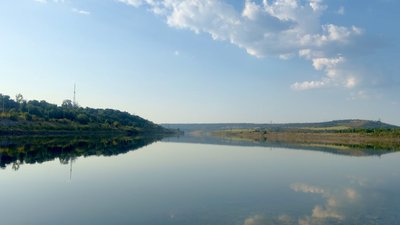 Узбережжя Дністра поруч з селом Ожеве Чернівецької області