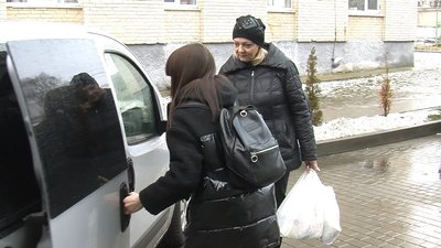 Волинські волонтери збирають теплі речі та продукти, аби передати бійцям на схід
