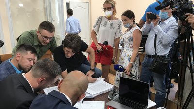 Розгляд справи Стерненка в Одесі: що відбувається в суді та біля нього (оновлюється)