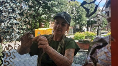 У Франківську відкрили нову літню локацію з плетіння маскувальних сіток