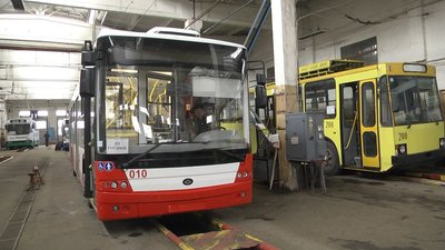 У Луцьку тестують тролейбус з системою знезараження повітря. Як це працює У Луцьку тестують тролейбус з системою знезараження повітря. Як це працює