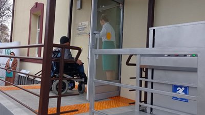 У Тростянці на Сумщині відкрили оновлений сервісний центр Пенсійного фонду, що постраждав від армії РФ У Тростянці на Сумщині відкрили оновлений сервісний центр Пенсійного фонду, що постраждав від армії РФ