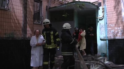В Одесі горіла багатоповерхівка, 5 людей врятували пожежники В Одесі горіла багатоповерхівка, 5 людей врятували пожежники