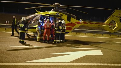 У Польщі автобус з українцями потрапив у ДТП, шестеро загиблих У Польщі автобус з українцями потрапив у ДТП, шестеро загиблих