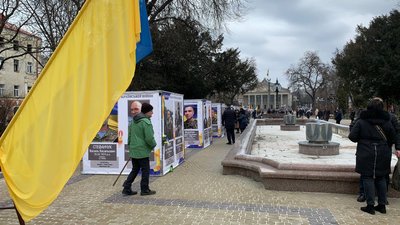 "Ціна війни": у центрі Тернополя вшановують загиблих військовослужбовців