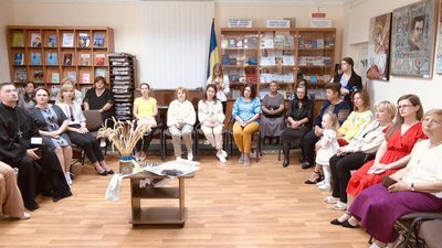 На Тернопільщині вишивають "Рушник волі" На Тернопільщині вишивають "Рушник волі"