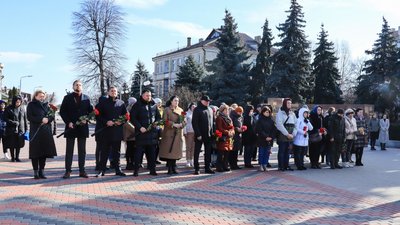 Згадали загиблих та вручили нагороди живим: у Черкасах вшанували добровольців Згадали загиблих та вручили нагороди живим: у Черкасах вшанували добровольців