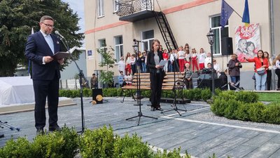 Надзвичайний і Повноважний посол Польщі в Україні Бартош Ціхоцкі Надзвичайний і Повноважний посол Польщі в Україні Бартош Ціхоцкі