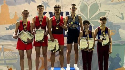 спорт, стрибки на батутах