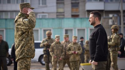 Зеленський відвідав Охтирку на Сумщині та вручив відзнаку міста-героя Зеленський відвідав Охтирку на Сумщині та вручив відзнаку міста-героя