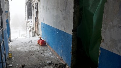 В Умані на Черкащині відновлюють уражений ракетою будинок