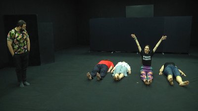 Репетиція вистави "Вражена Тетяна".