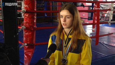 16-річна Єлизавета Воєвудко сподівається, що їй ще цього року випаде шанс поїхати на чемпіонат Європи серед молоді в Ірландію. Фото: Суспільне. Поділля. 16-річна Єлизавета Воєвудко сподівається, що їй ще цього року випаде шанс поїхати на чемпіонат Європи серед молоді в Ірландію. Фото: Суспільне. Поділля.
