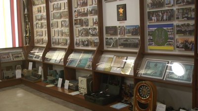Музей у Хмельницькому політехнічному коледжі було створено ще у 1980 році. наразі його оновили та "наситили" новими експонатами. Фото: Суспільне. Поділля. Музей у Хмельницькому політехнічному коледжі було створено ще у 1980 році. наразі його оновили та "наситили" новими експонатами. Фото: Суспільне. Поділля.
