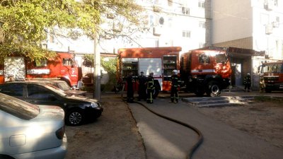 У спальному районі Одеси зайнявся балкон багатоповерхівки